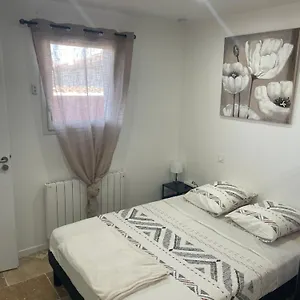 https://bienvenue-en-beaujolais.hotels-rhonealpes.com